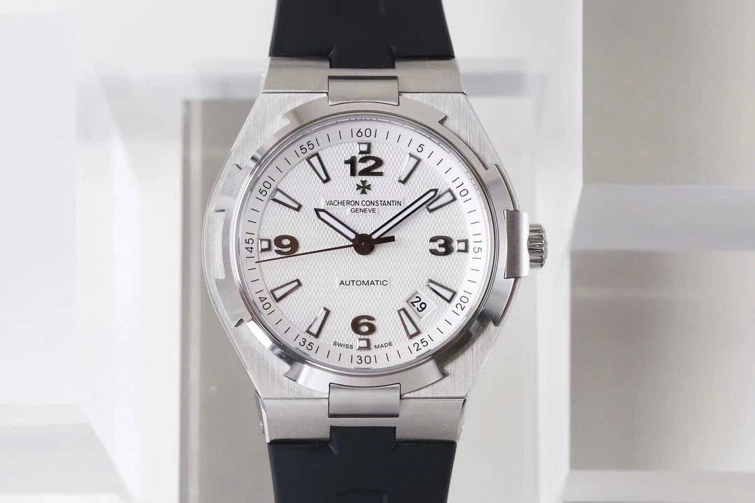 Vacheron Constantin Overseas White Dial Number Roman 42mm